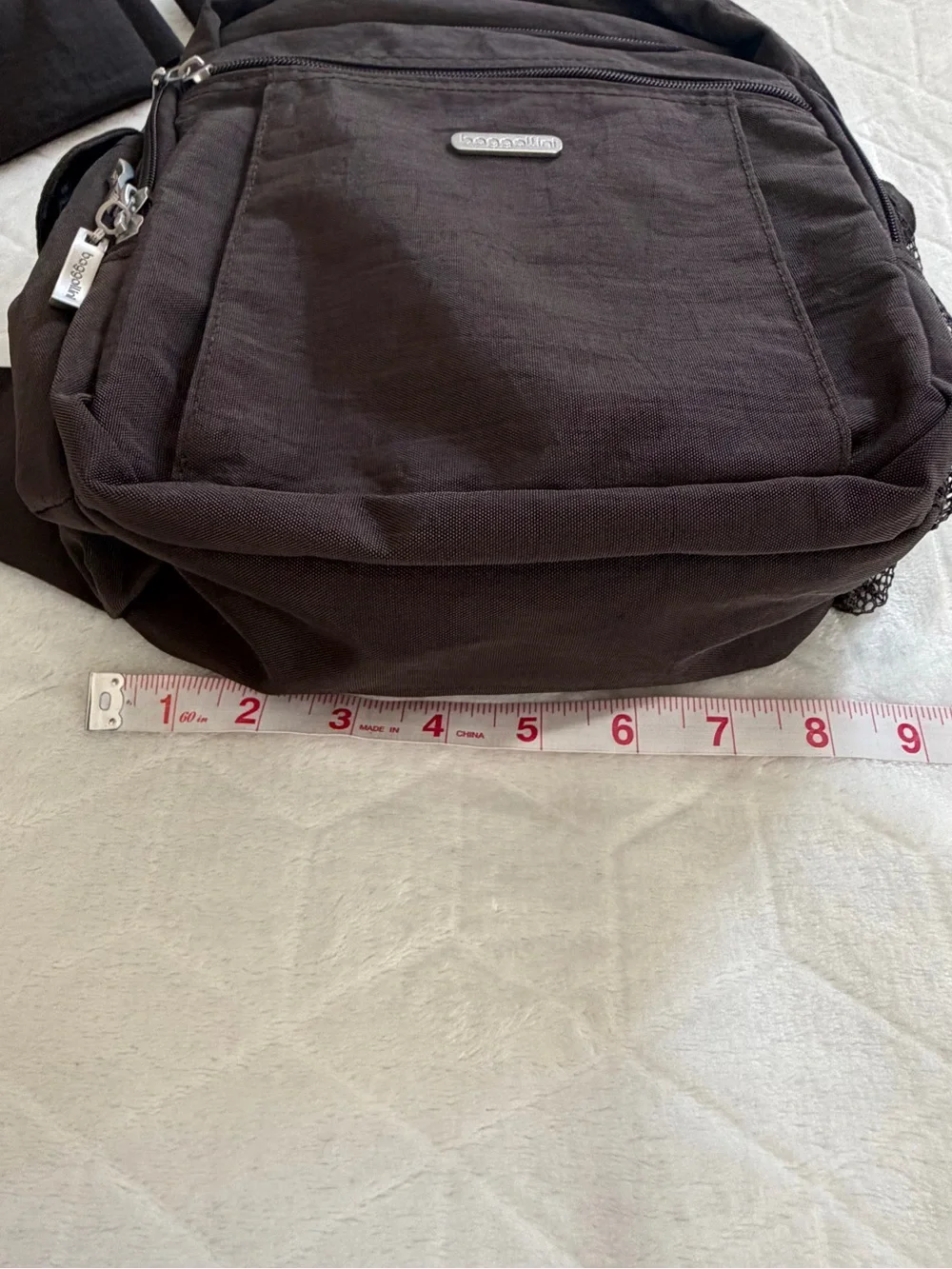 Baggallini sling crossbody travel bag - Picture 12 of 14